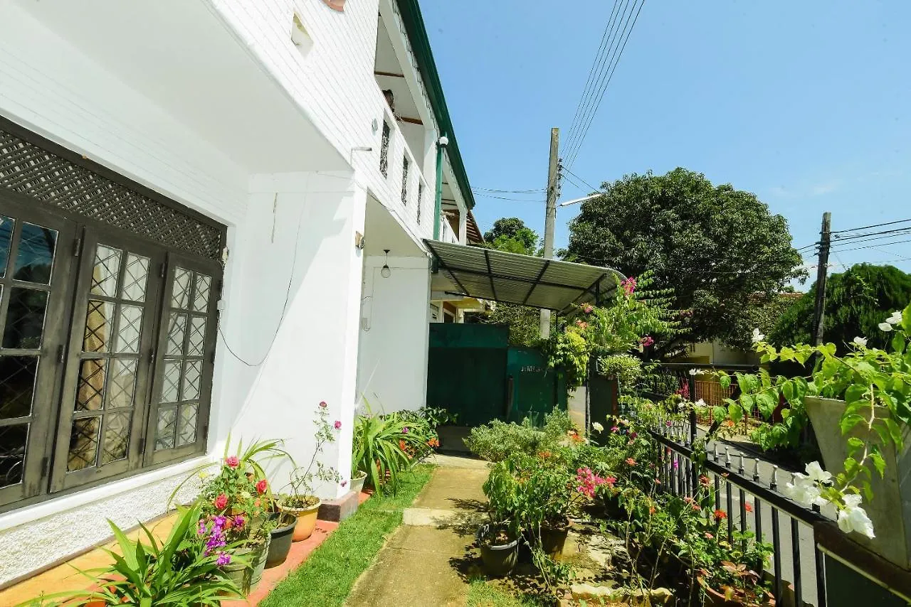 Hotel Amigo'S Home Stay Kandy